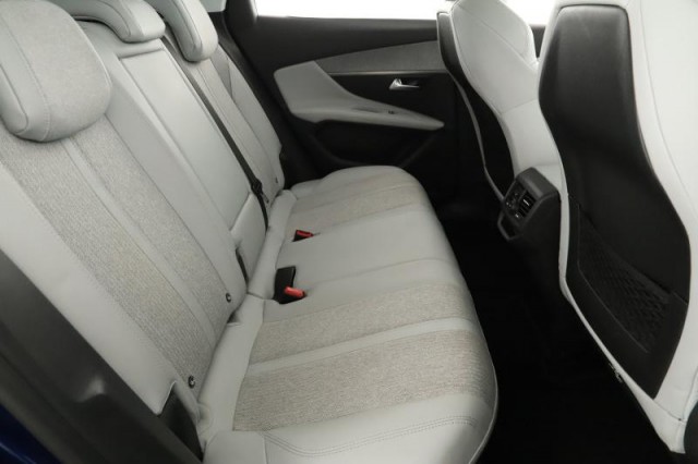 Peugeot 3008  2.0 BlueHDi Allure