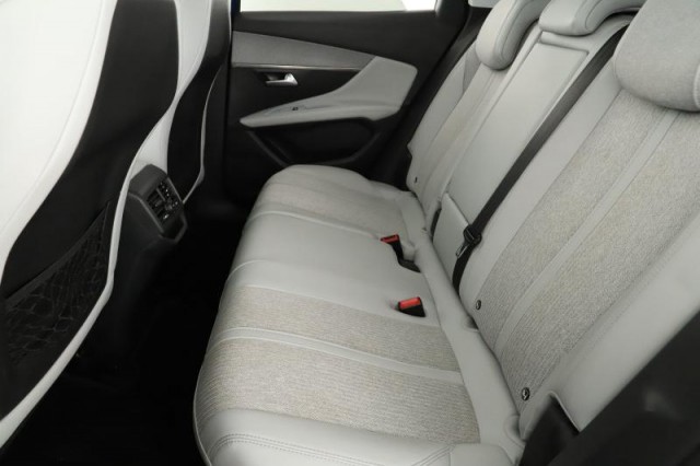 Peugeot 3008  2.0 BlueHDi Allure