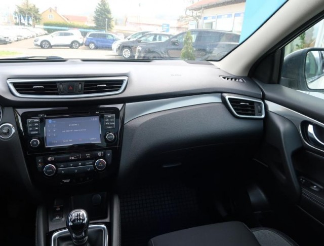 Nissan Qashqai  1.6 DIG-T 