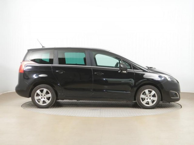 Peugeot 5008  2.0 BlueHDi 