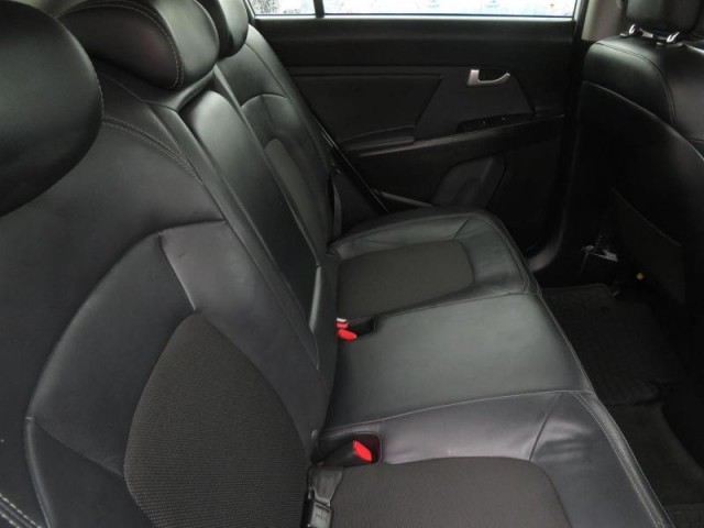 Kia Sportage  2.0 CRDi 