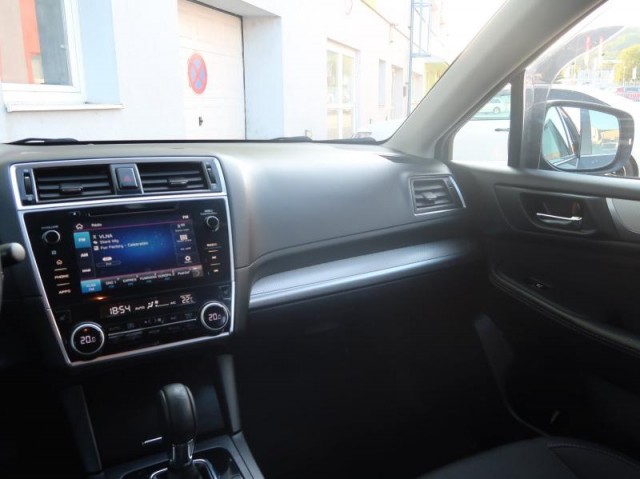 Subaru Outback  2.5 i 