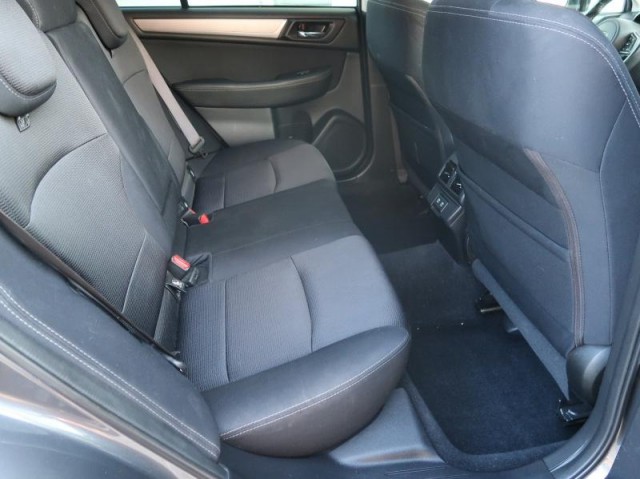 Subaru Outback  2.5 i 