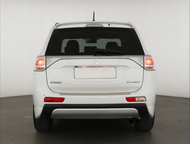 Mitsubishi Outlander  2.2 DI-D 