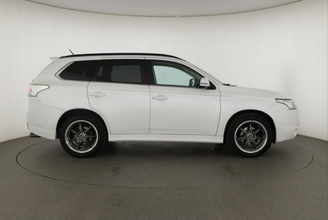 Mitsubishi Outlander  2.2 DI-D 