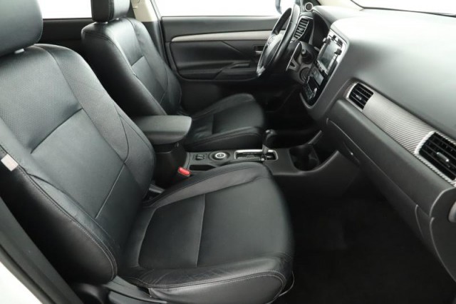 Mitsubishi Outlander  2.2 DI-D 