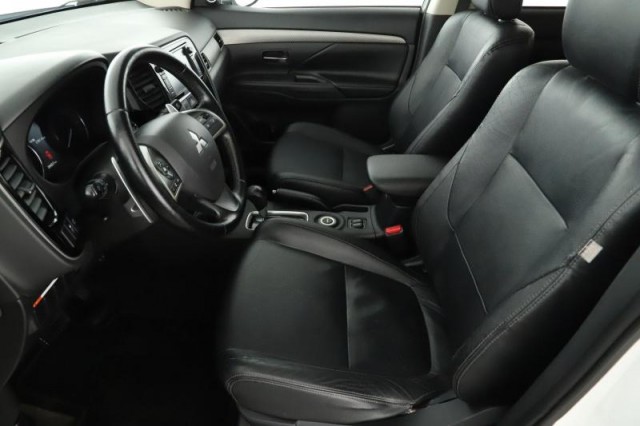 Mitsubishi Outlander  2.2 DI-D 