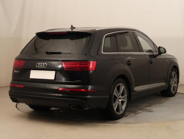 Audi Q7  3.0 TDI 