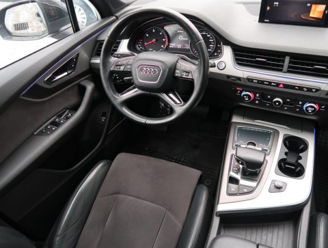 Audi Q7  3.0 TDI 