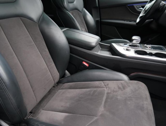 Audi Q7  3.0 TDI 