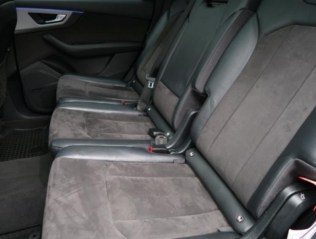 Audi Q7  3.0 TDI 