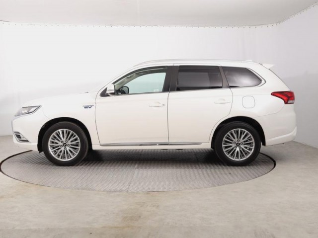 Mitsubishi Outlander  2.4 PHEV 