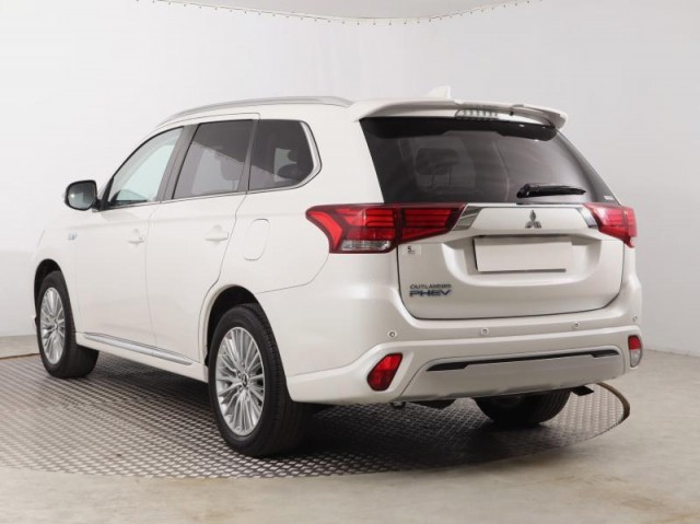 Mitsubishi Outlander  2.4 PHEV 