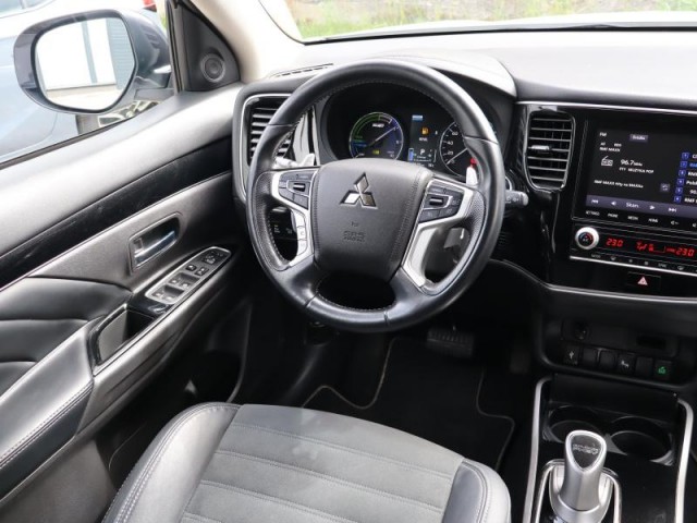 Mitsubishi Outlander  2.4 PHEV 
