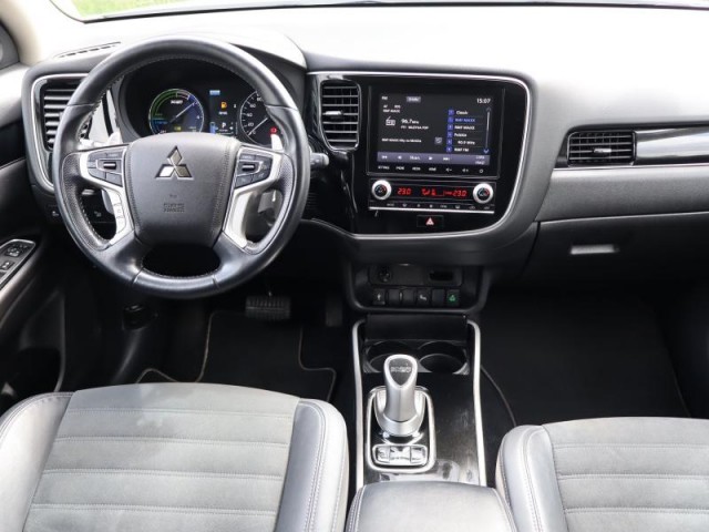 Mitsubishi Outlander  2.4 PHEV 