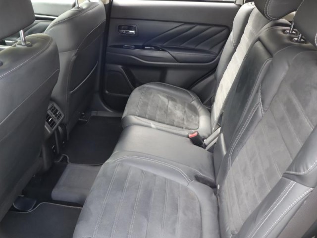Mitsubishi Outlander  2.4 PHEV 