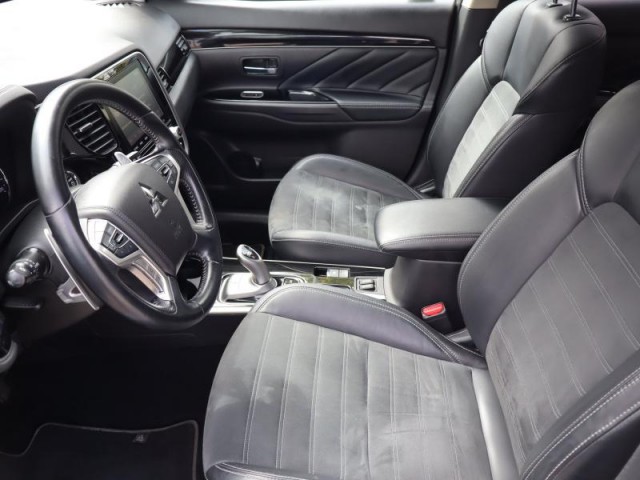 Mitsubishi Outlander  2.4 PHEV 