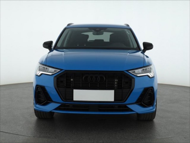Audi Q3  45 TFSI e S line