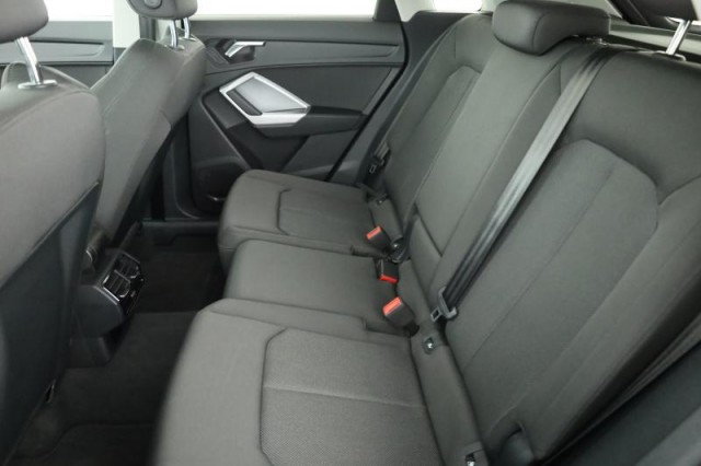 Audi Q3  45 TFSI e S line