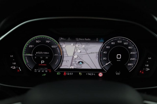 Audi Q3  45 TFSI e S line