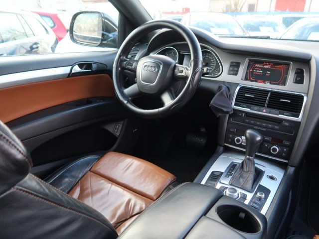 Audi Q7  3.0 TDI S-Line