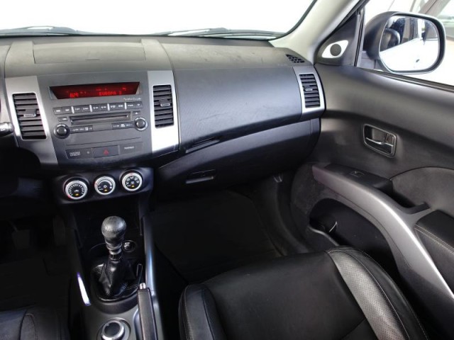 Mitsubishi Outlander  2.2 DI-D 