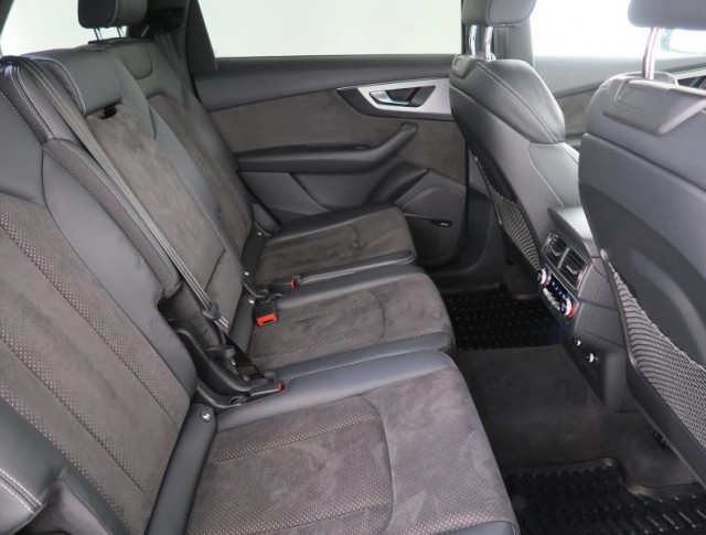 Audi Q7  50 TDI S-Line