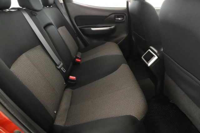 Mitsubishi L200  2.2 DI-D Intense