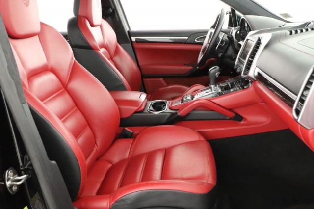 Porsche Cayenne  Turbo S 