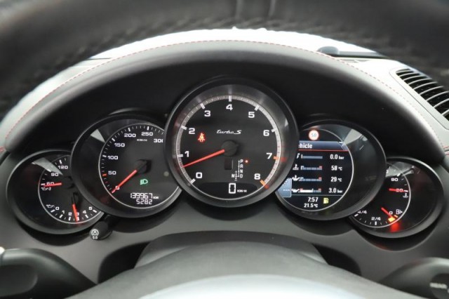 Porsche Cayenne  Turbo S 