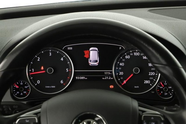 Volkswagen Touareg  3.0 TDI R-Line