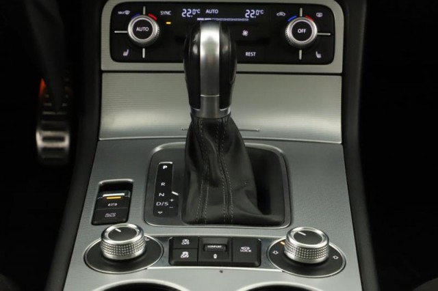 Volkswagen Touareg  3.0 TDI R-Line
