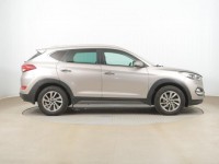 Hyundai Tucson  2.0 CRDi 