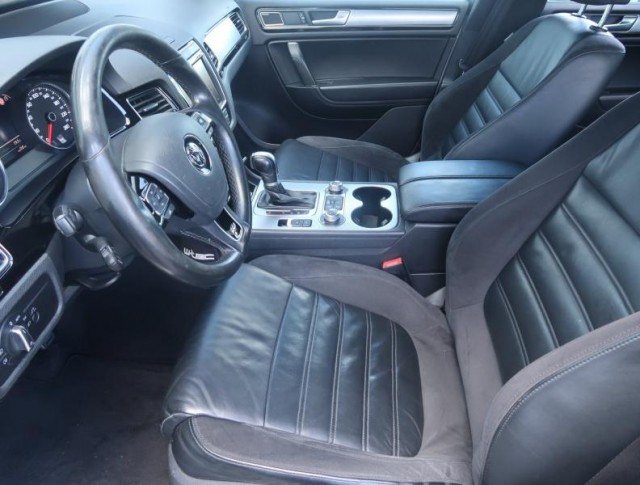 Volkswagen Touareg  3.0 TDI R-Line