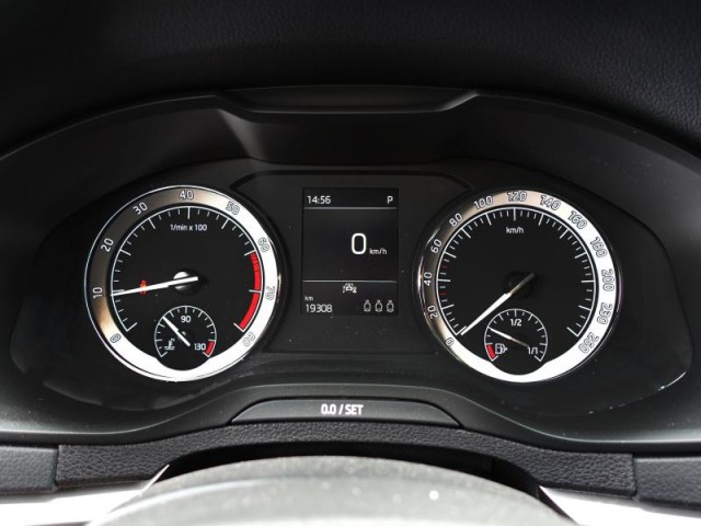 Škoda Karoq  1.5 TSI Ambition