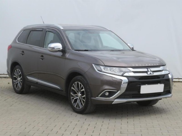 Mitsubishi Outlander  2.2 DI-D Invite