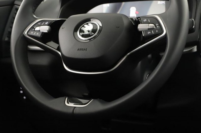 Škoda Karoq  1.5 TSI Fresh