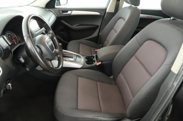 Audi Q5  2.0 TDI basis