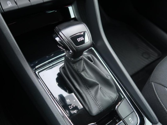 Škoda Karoq  1.5 TSI Active