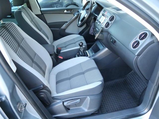 Volkswagen Tiguan  2.0 TSI 