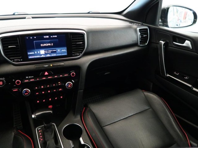 Kia Sportage  2.0 CRDi 