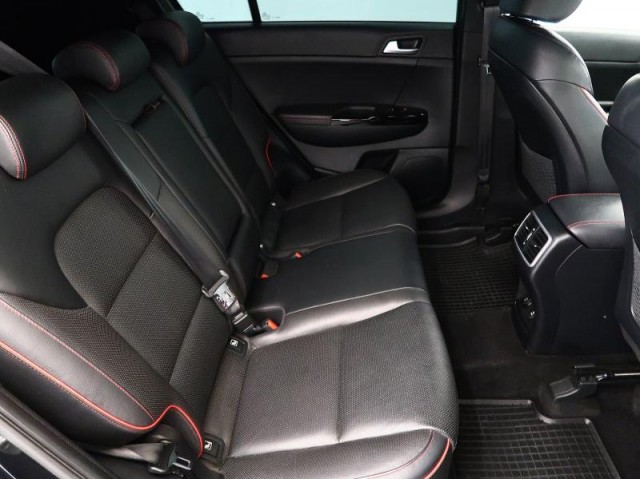 Kia Sportage  2.0 CRDi 