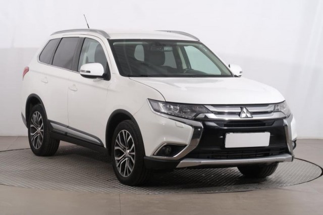 Mitsubishi Outlander  2.2 DI-D Intense