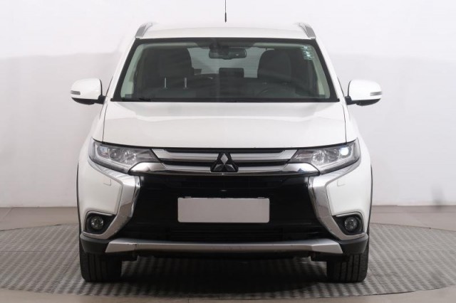 Mitsubishi Outlander  2.2 DI-D Intense