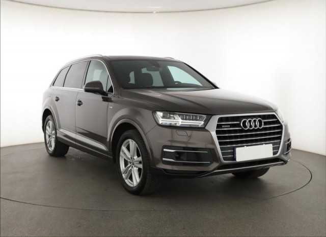 Audi Q7  3.0 TDI S-Line