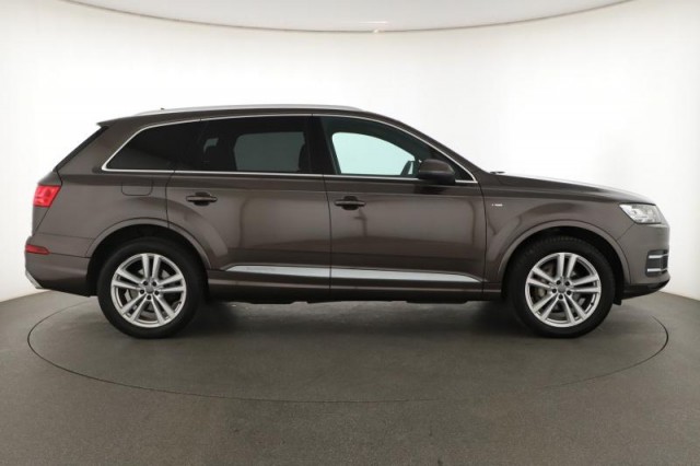 Audi Q7  3.0 TDI S-Line