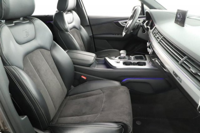 Audi Q7  3.0 TDI S-Line