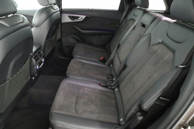 Audi Q7  3.0 TDI S-Line