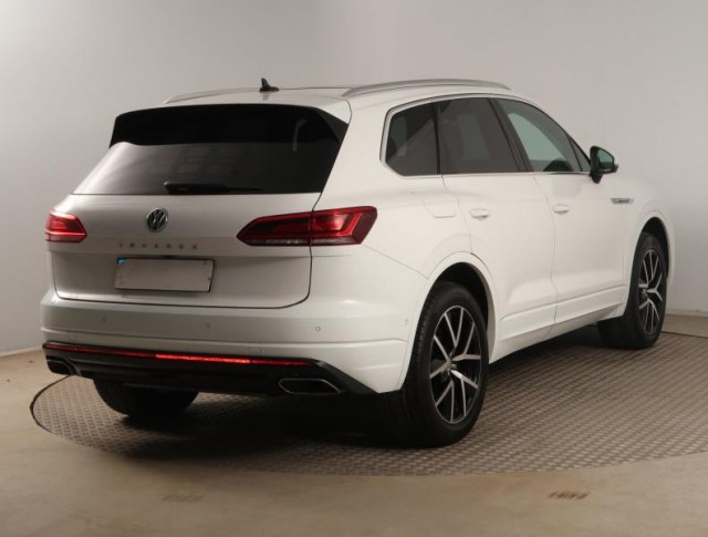 Volkswagen Touareg  3.0 TDI R-Line
