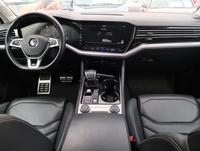 Volkswagen Touareg  3.0 TDI R-Line